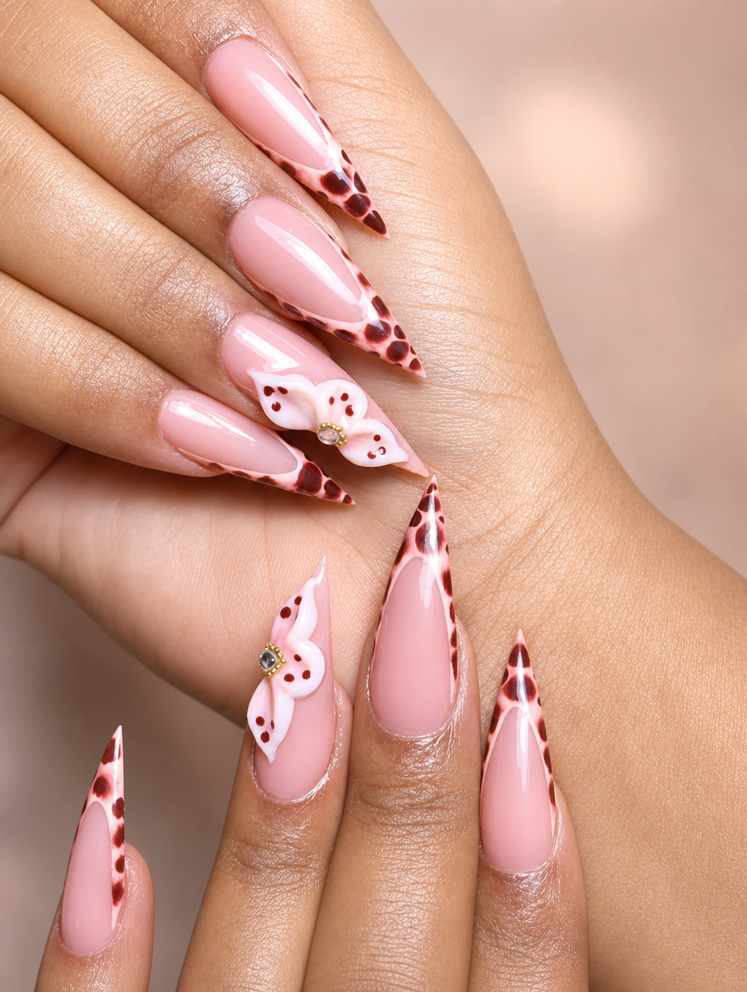 Vernis gel avec nail art soigné